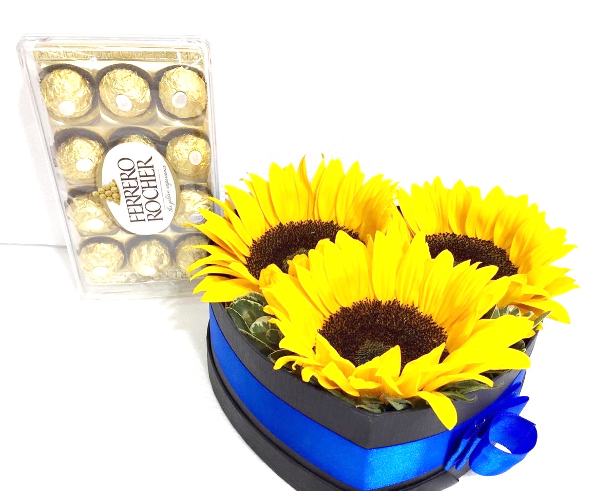 Caja Corazn 3 Girasoles ms Bombones Ferrero Rocher de 150 Gramos